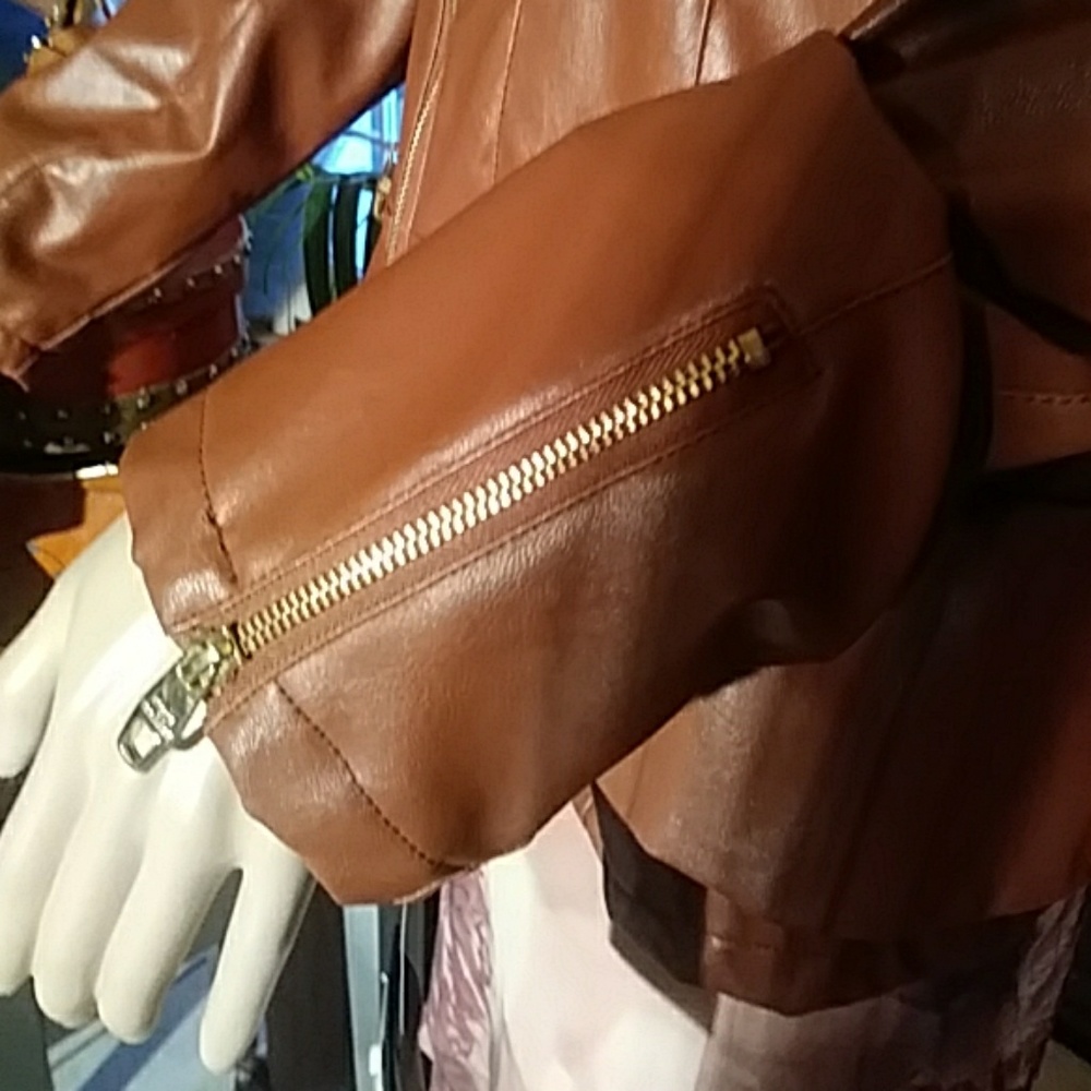 💢SALE 💢 Vegan leather, jacket. - Picture 3 of 5